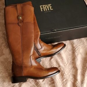NWT Frye Jayden Button Tall